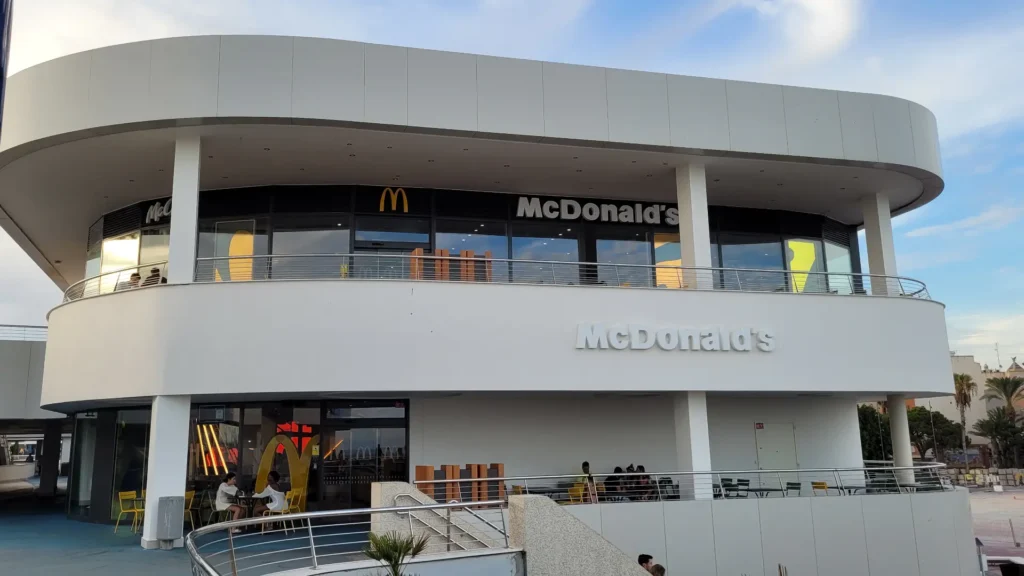 Paseo Del Mar Torrevieja McDonalds