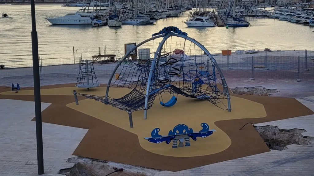 Paseo Del Mar Torrevieja Play Area